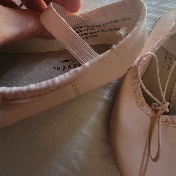 Danskin Ballet shoes - Picture 7 of 11